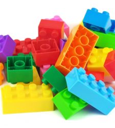 LEGO Commits to Sustainable Packaging